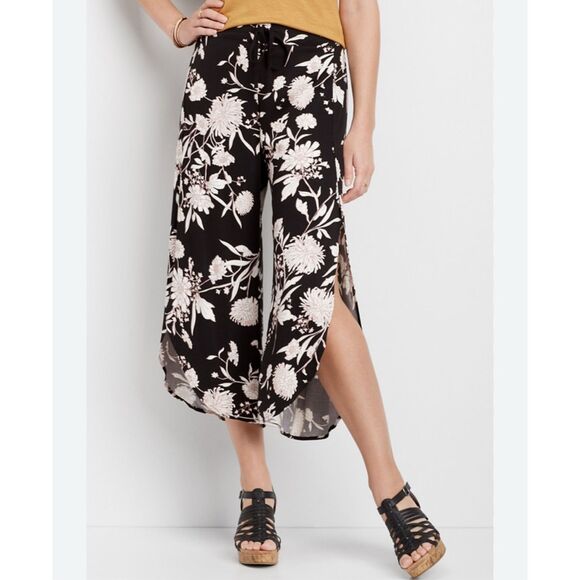 Maurices Flowy Flyaway Floral Pants Size M NWOT - Picture 1 of 7